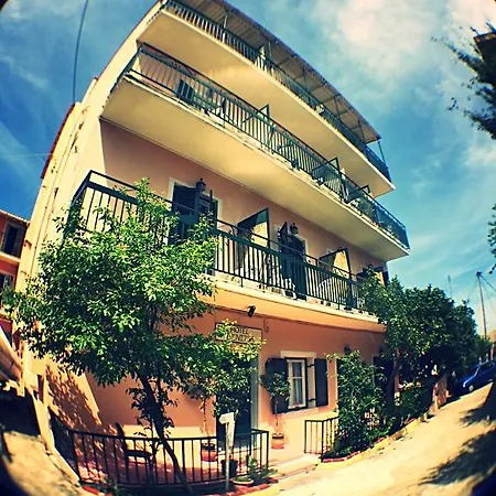 Benitsa אכיליון